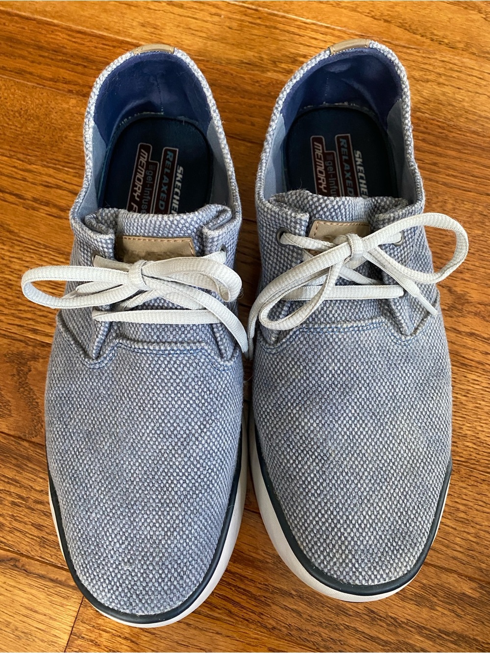 Skechers 9.5 Men's Gray Canvas Tie Relaxed Fit Gel Infused Memory Foam Sneakers